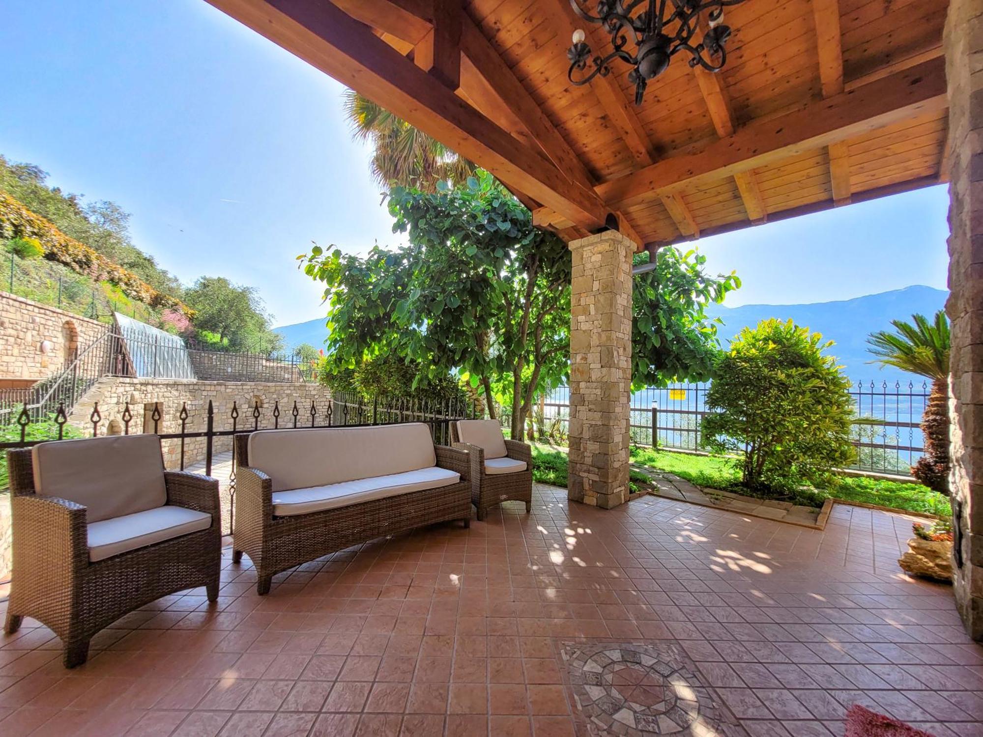 Villa Fior Di Loto Limone sul Garda Exterior photo